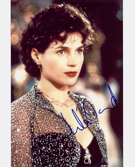 Julia Ormond autograph
