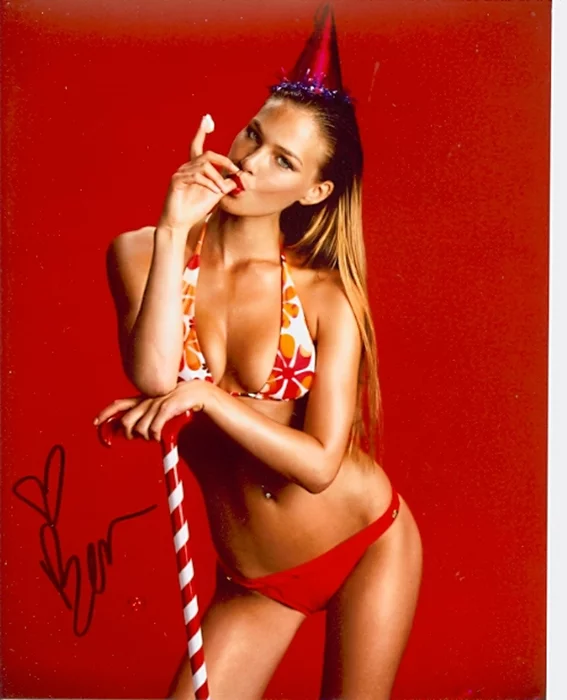 Bar Refaeli autograph