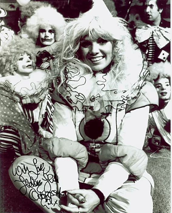 Helene Hunt autograph