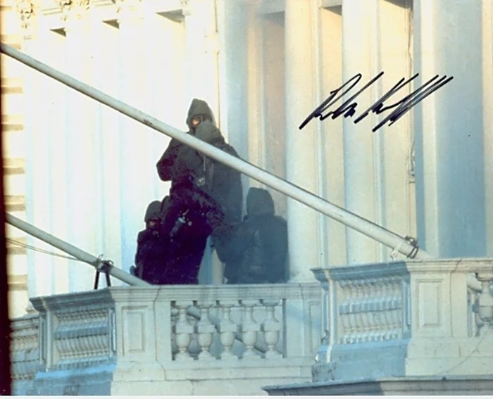 Robin Horsfall autograph