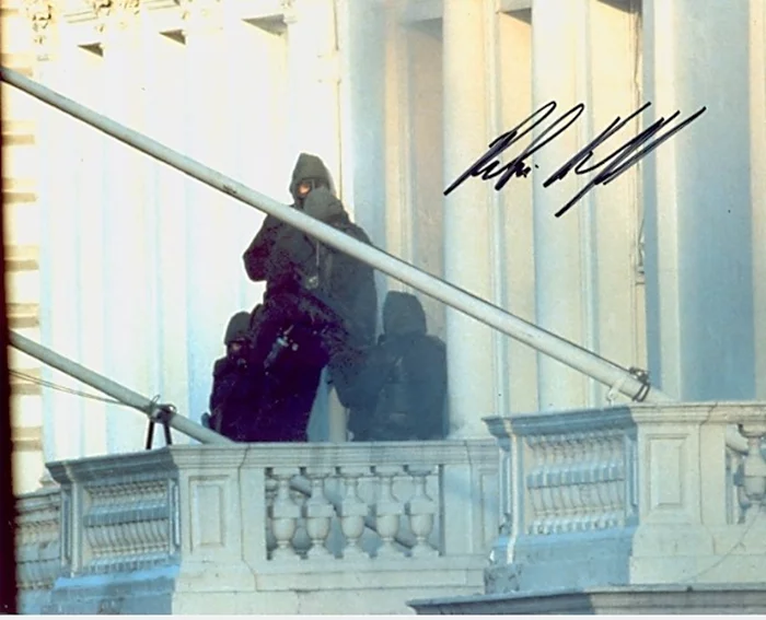 Robin Horsfall autograph