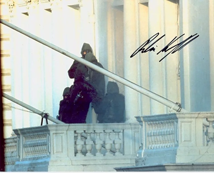 Robin Horsfall autograph
