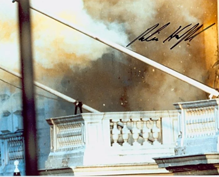 Robin Horsfall autograph