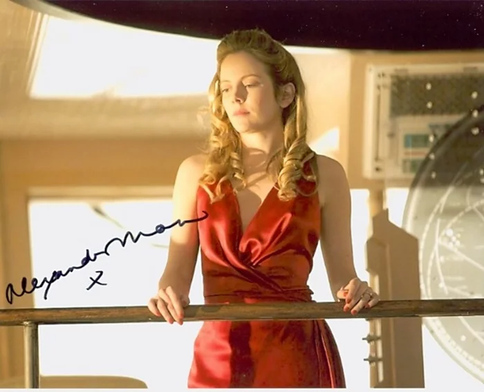Alexandra Moen autograph