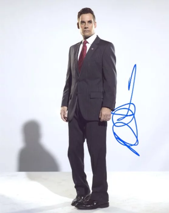 Adrian Pasdar autograph