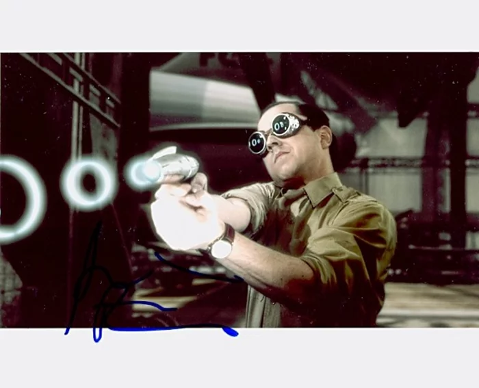 Giovanni Ribisi autograph