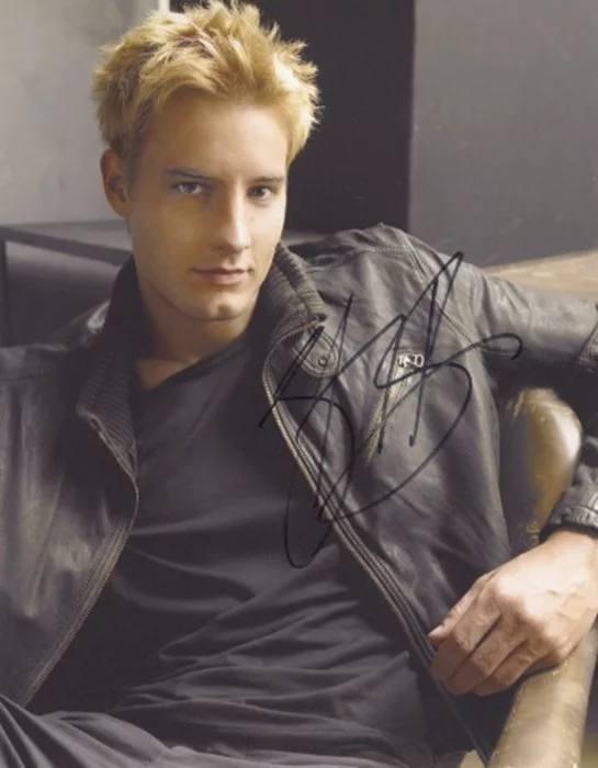 Justin Hartley autograph
