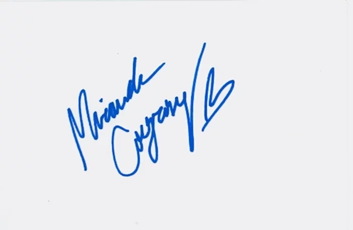 Miranda Cosgrove autograph