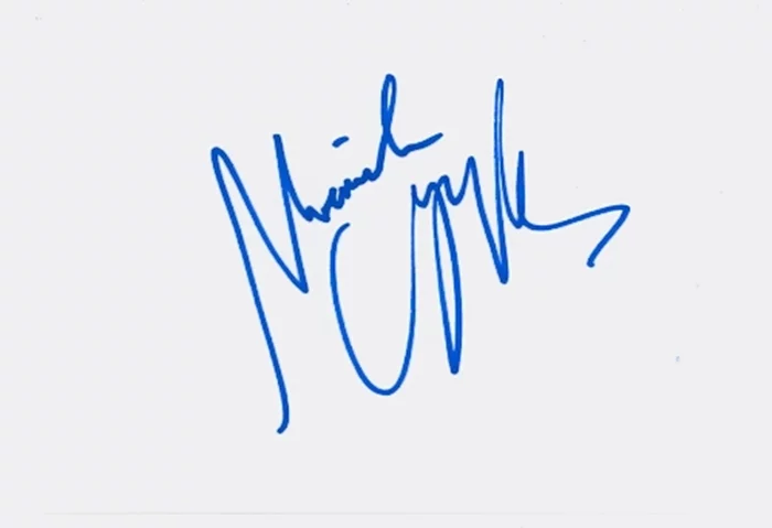 Miranda Cosgrove autograph