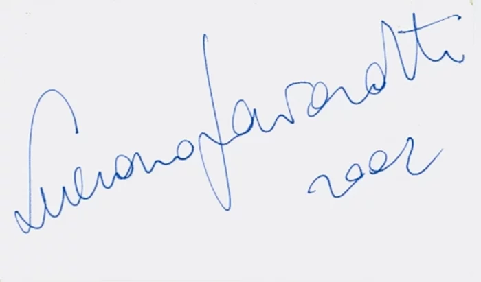 Luciano Pavarotti autograph