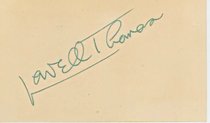 Lowell Thomas autograph