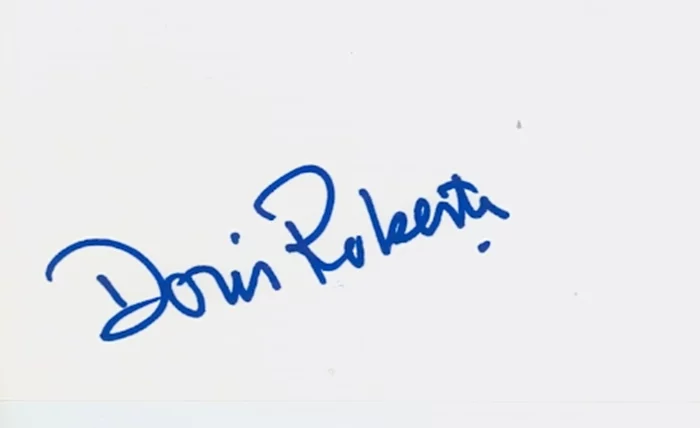 Doris Roberts autograph