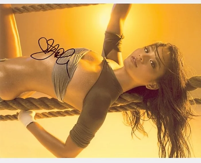 Jamie Chung autograph