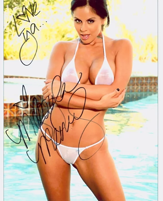 Mikayla Mendez autograph
