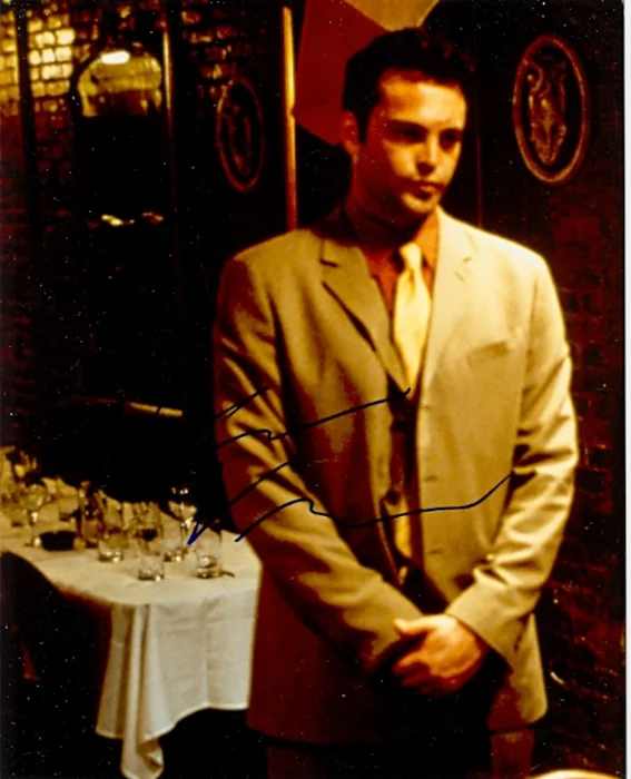 Vince Vaughn autograph
