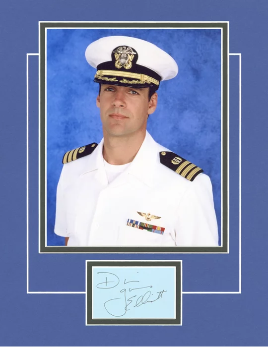 David James Elliott autograph