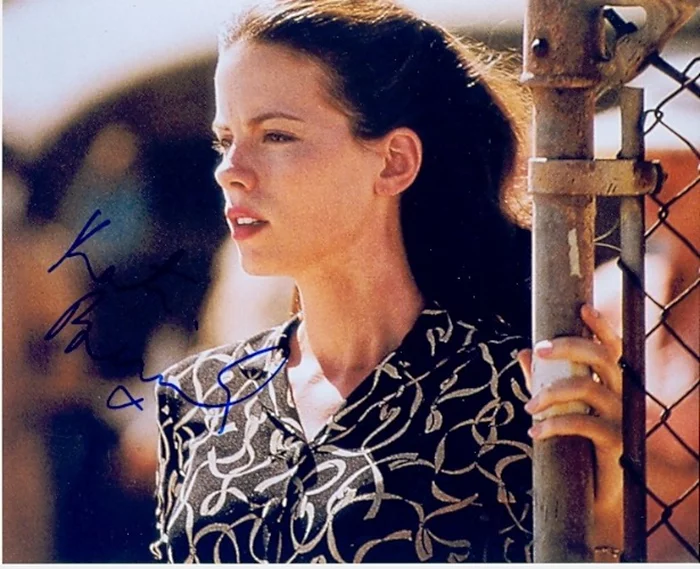Kate Beckinsale autograph