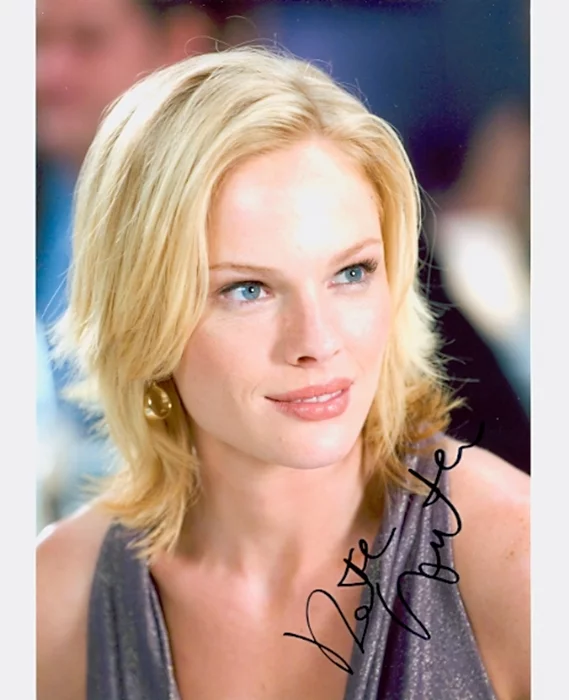 Kate Nauta autograph