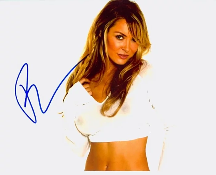 Bobbi Sue Luther autograph