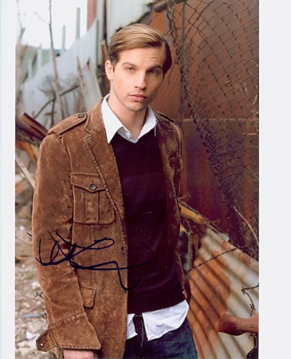 Logan Marshall-Green autograph