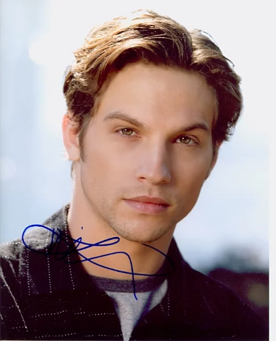 Logan Marshall-Green autograph