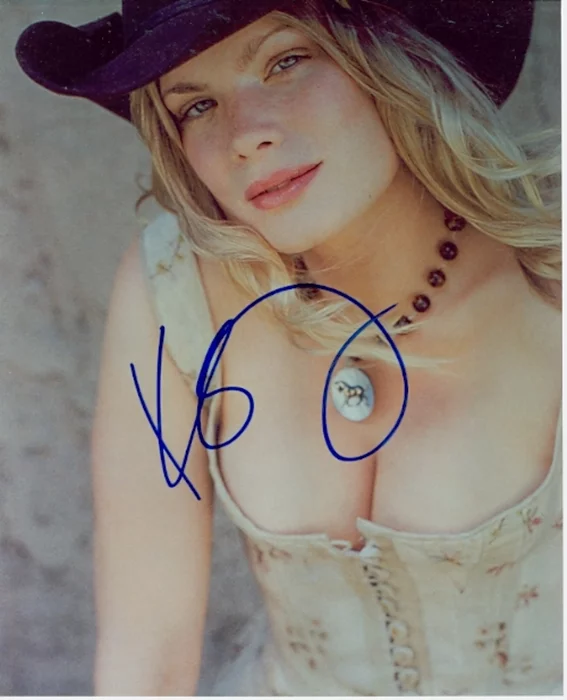 Kristen Zang autograph
