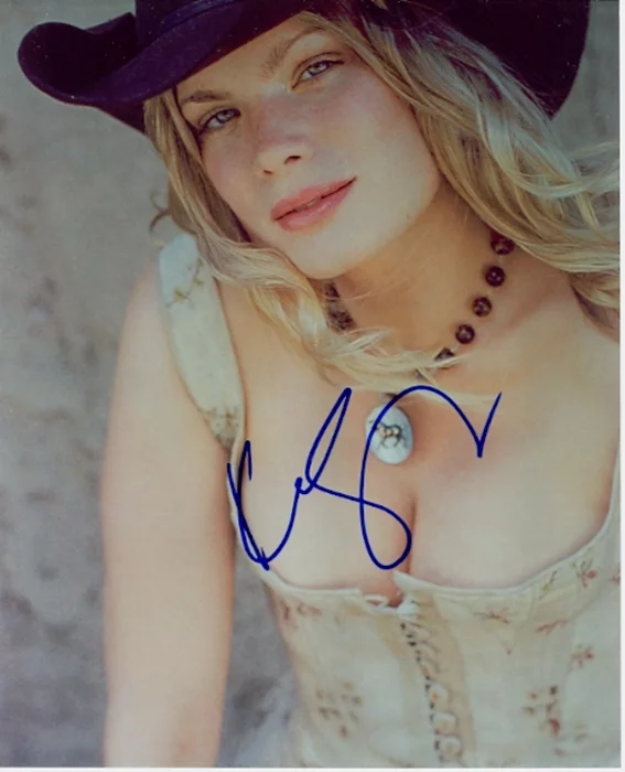 Kristen Zang autograph