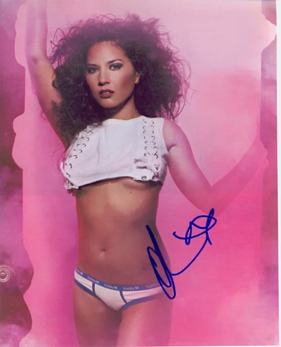 Olivia Munn autograph
