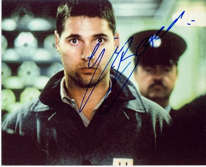Eric Bana autograph