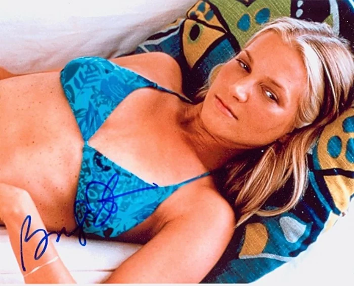 Bridget Fonda autograph