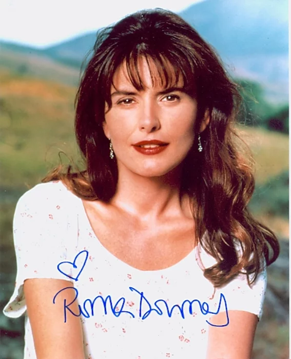 Roma Downey autograph