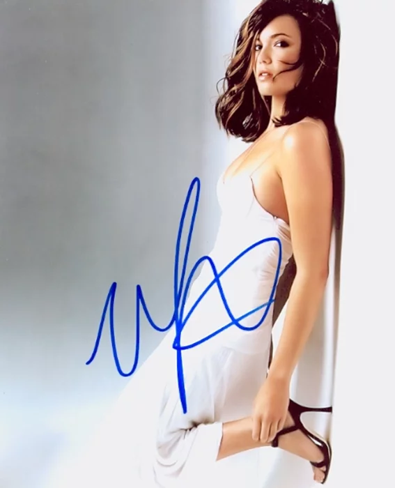 Mandy Moore autograph