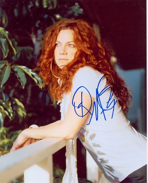 Nikka Costa autograph