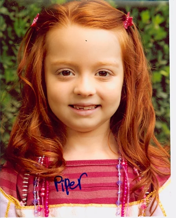 Piper Harris autograph