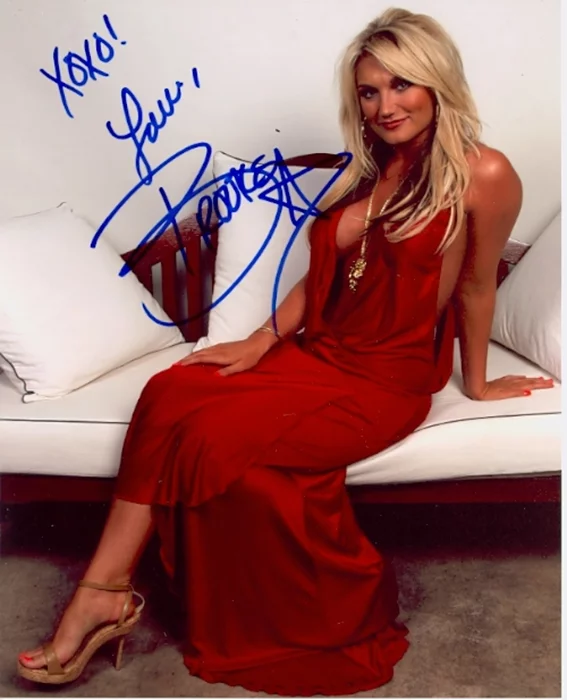 Brooke Hogan autograph