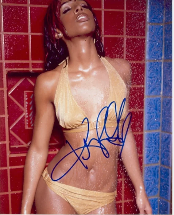 Kelly Rowland autograph