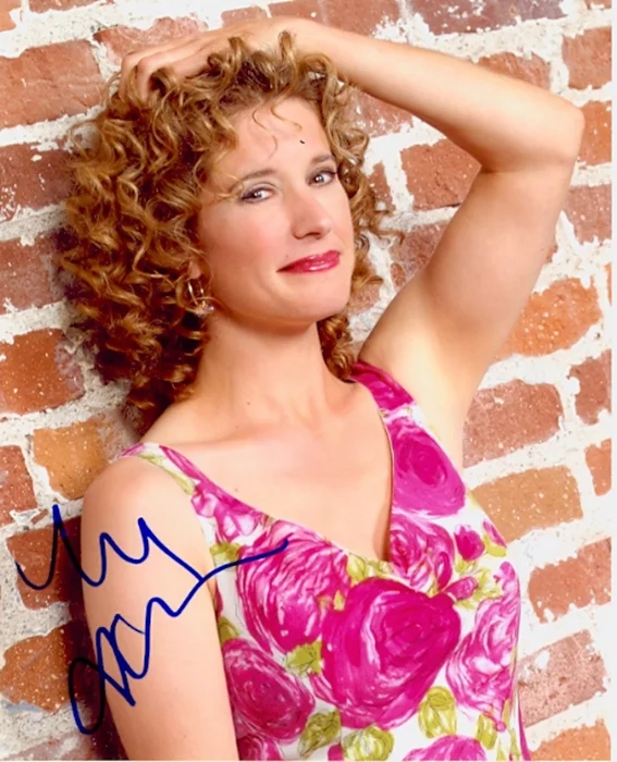 Nancy Travis autograph