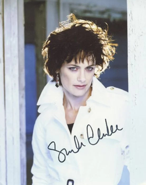 Sarah Clarke autograph