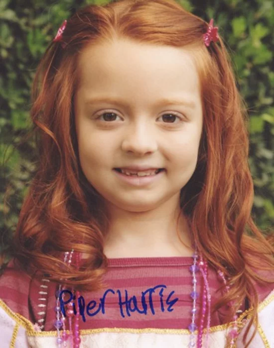 Piper Harris autograph