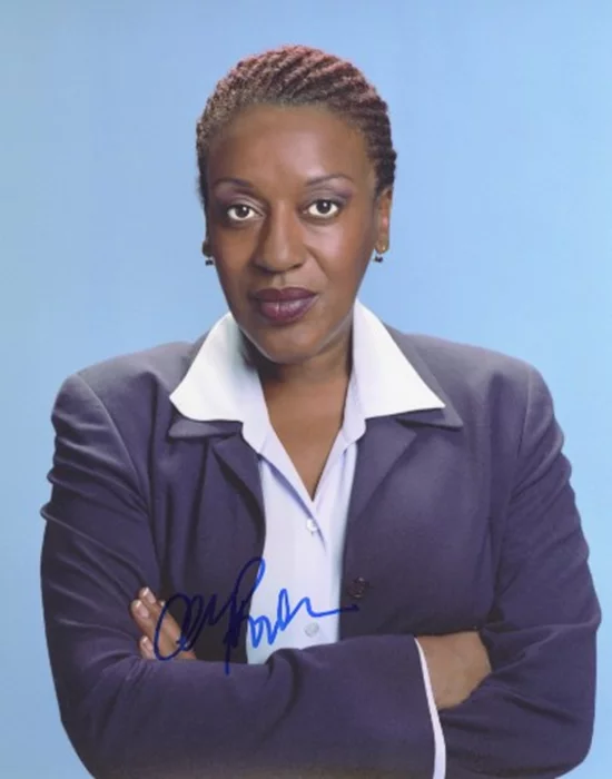 CCH Pounder autograph