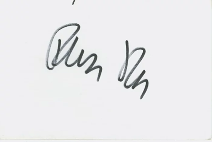 Perry Reeves autograph