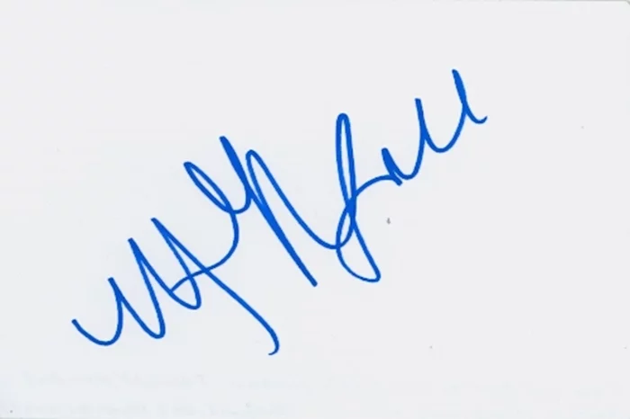 Martha MacIsaac autograph
