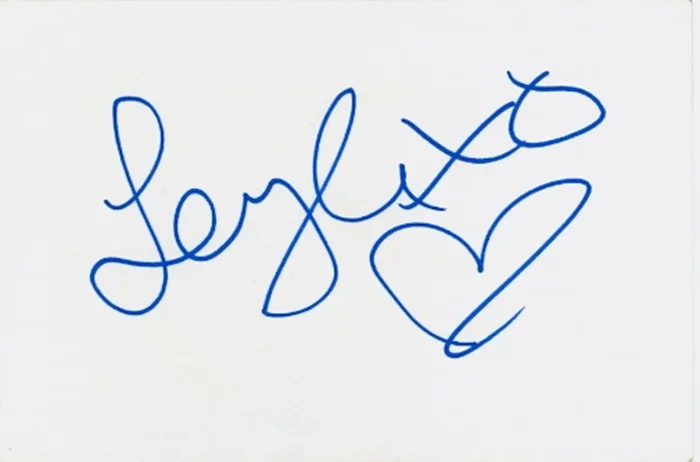 Leyla Milani autograph