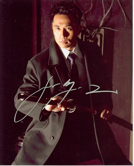 James Kyson Lee autograph