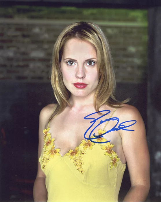 Emma Caulfield autograph