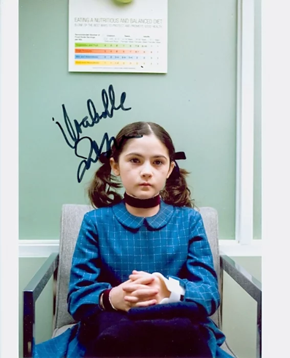Isabelle Fuhrman autograph
