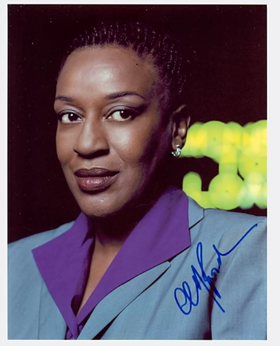 CCH Pounder autograph
