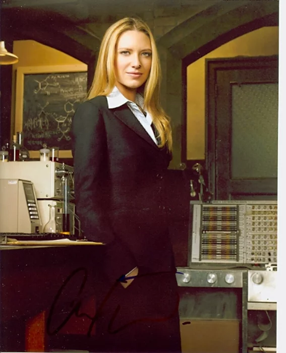 Anna Torv autograph