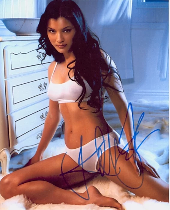 Kelly Hu autograph