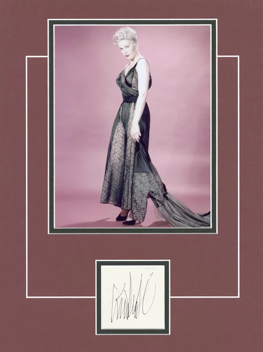 Kim Novak autograph